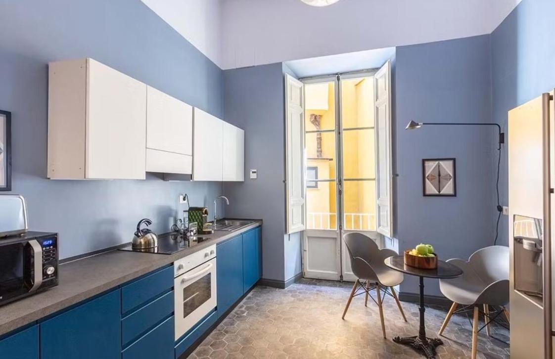 Eternal Elegance Apartment Rom